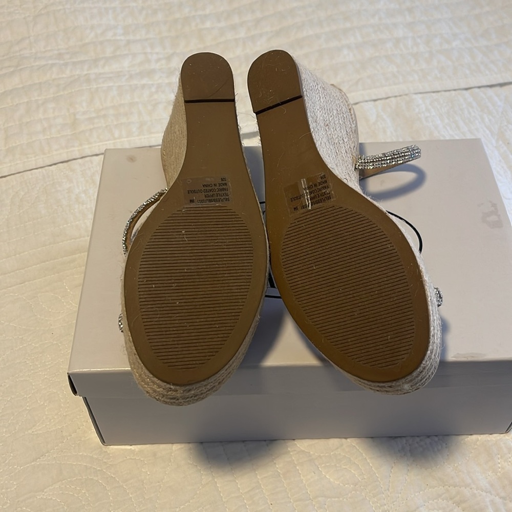 New in box - Steve Madden - sparkling wedge- - Picture 5 of 9